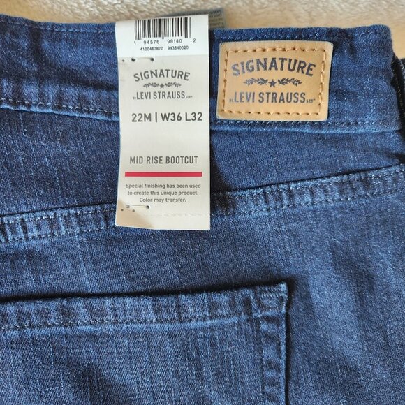 NWT SIGNATURE LEVI STRAUSS Mid Rise Bootcut Simply Stretch Jeans - Picture 3 of 8